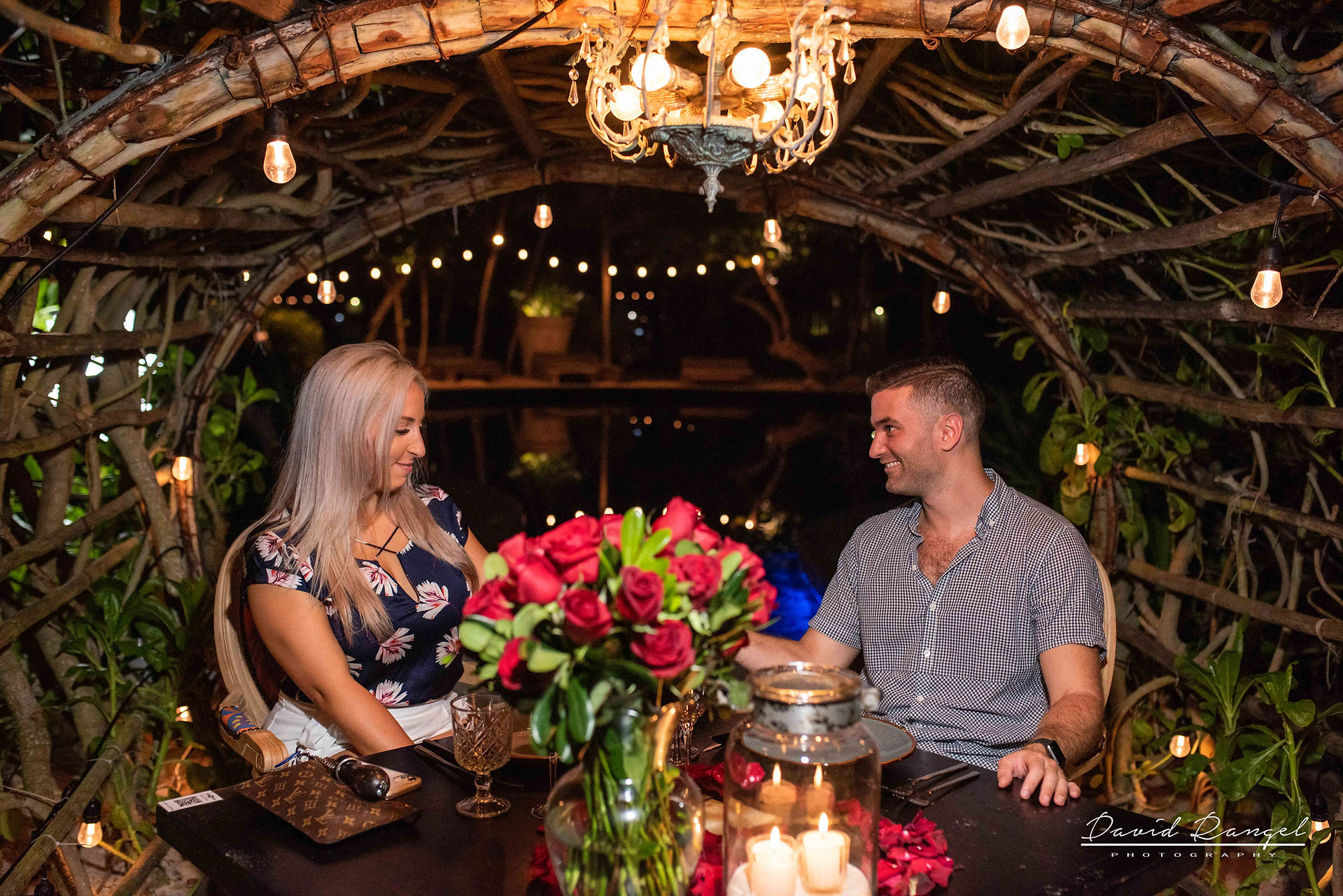 engagement+proposal+marriage+session+couple+woman+men+casa+malca+ring+she+say+yes+photo+photographer+destination+pre+wedding+dinner+romantic+tunnel