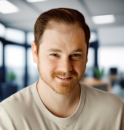 Andy-Valde-Headshot-2024.png
