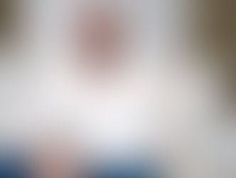 Elégedett irodisták home office-ban és fizikai dolgozókért versenyző világmárkák