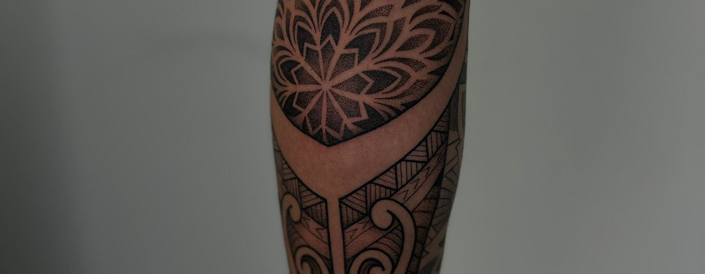 Ornamental-Tattoo von Tascha - Cosmos Tattoo Heilbronn