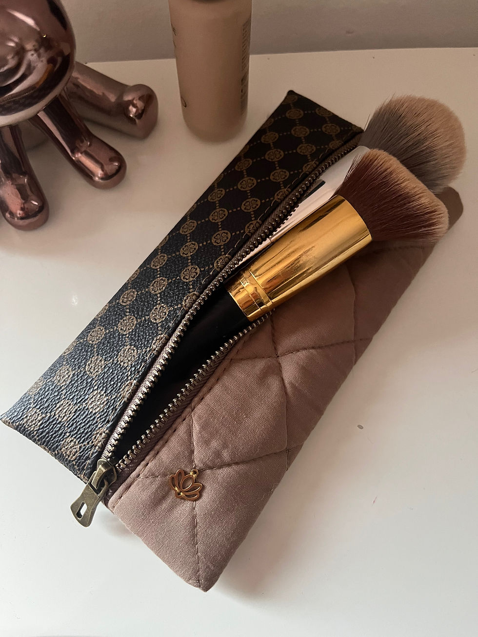 TROUSSE DE MAQUILLAGE "MILA" - ELEGANTE ET MATELASSÉE - FAIT MAIN - LEELOA
