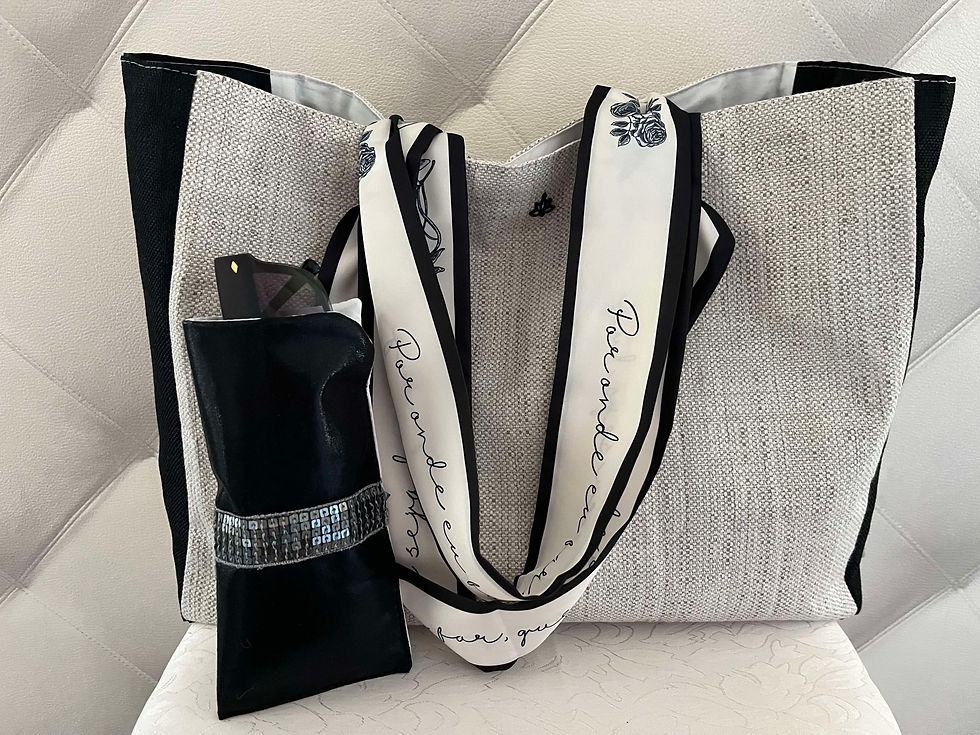 Le sac cabas "Capri" une création artisanale de chez LeeloA avec pochette lunettes offert
