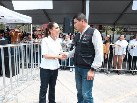 El delegado que está haciendo su trabajo sin reflectores