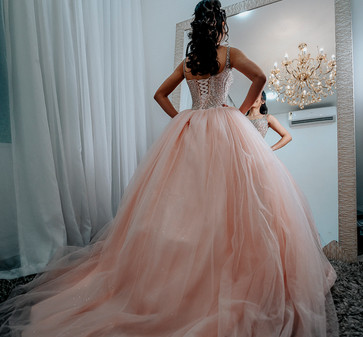 Festa de 15 anos animada no Buffet Napoleão em SBC, cobertura fotográfica profissional Mateus Josan.