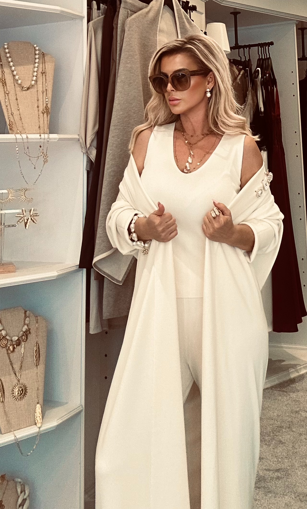 Set  Long White Mantel Top Pants 