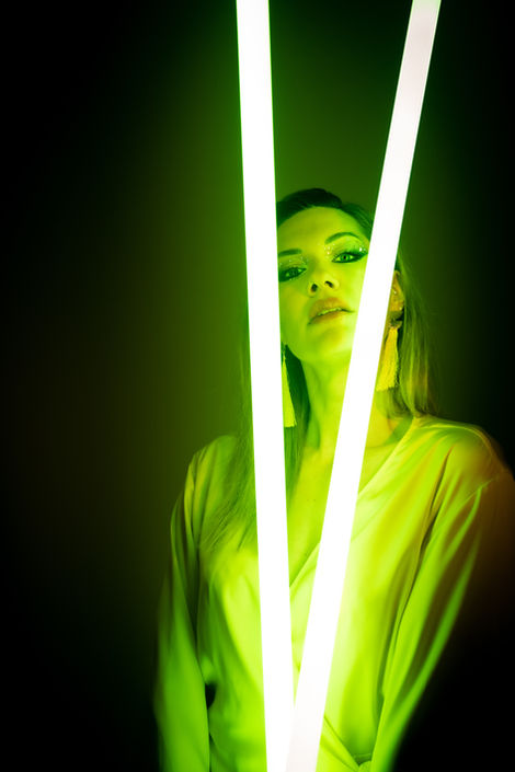 Nyna with yellow-Lights