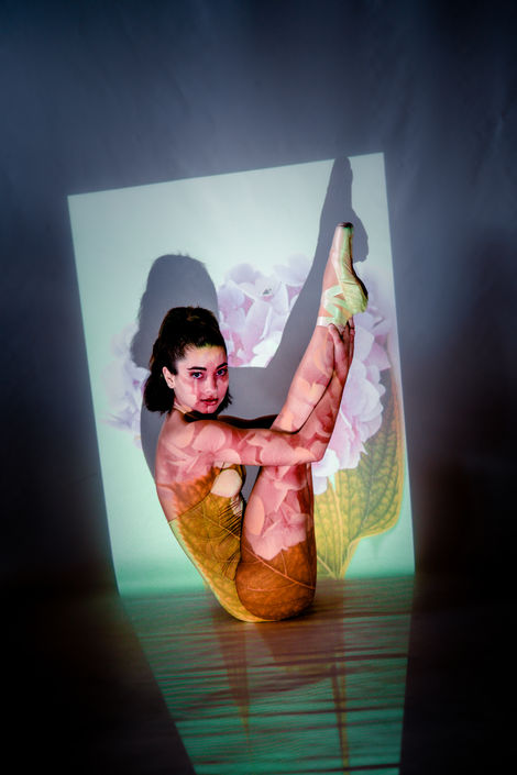 Lorena als Backdrop, colored.