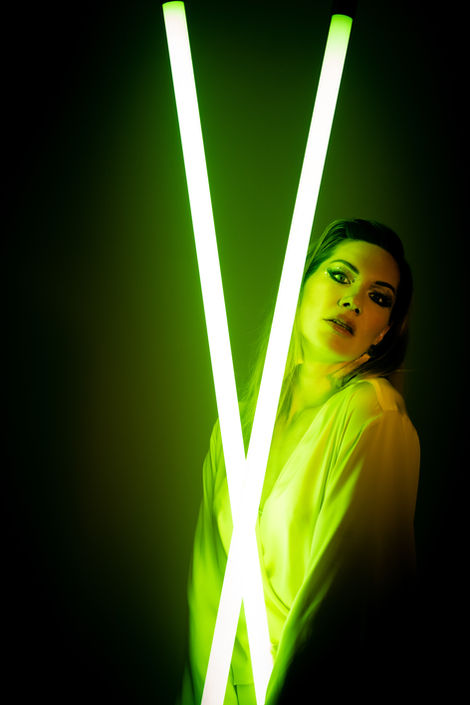 Nyna with yellow-Lights