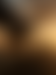 Empujando a su cría para que aprenda a volar