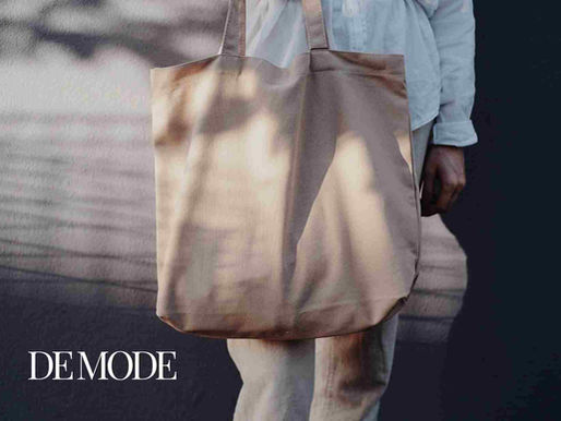 Totes Or Mini Bags? The Debate Continues