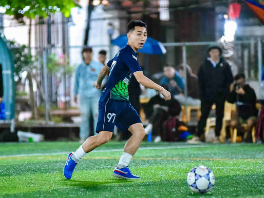 GOAL SCORERS AND PLAYMAKERS: THE ART OF SOCCER'S GREATS