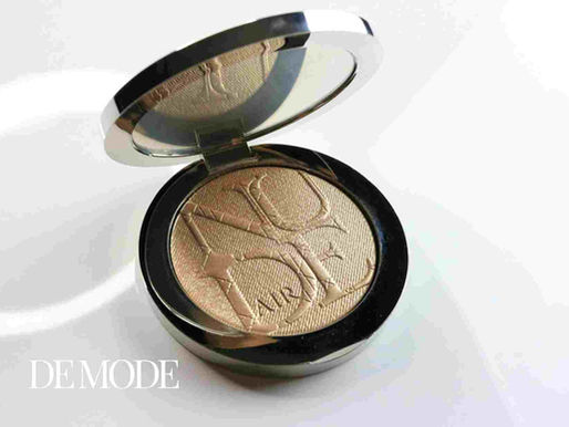 "GET GLOWING - HIGHLIGHTER HACKS FOR RADIANT SKIN": DE MODE GLOBAL