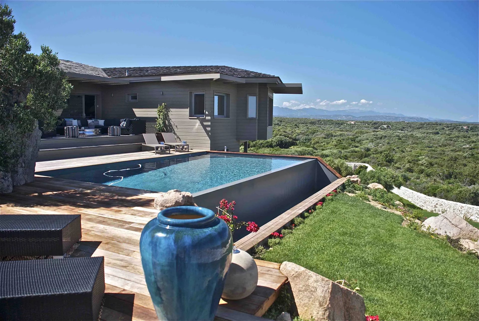 Villa rénovée par l'Atelier du Maquis à Bonifacio