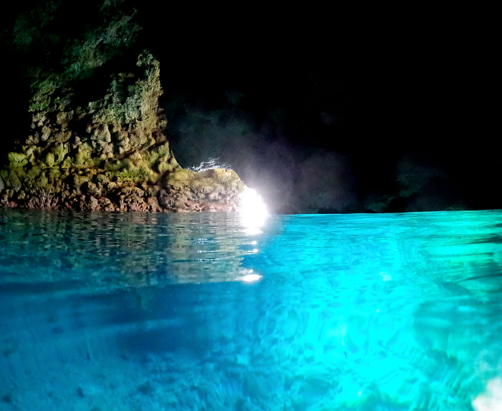 青の洞窟内からの映像