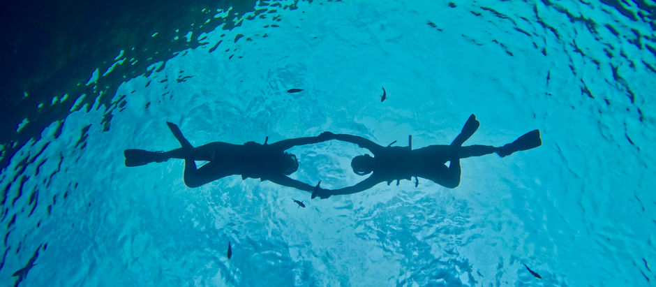 「青の洞窟とヨガ」インストラクター　light on 　藤原さん