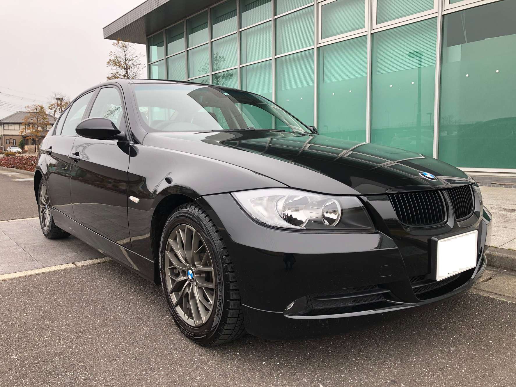 BMW 320i (E90)