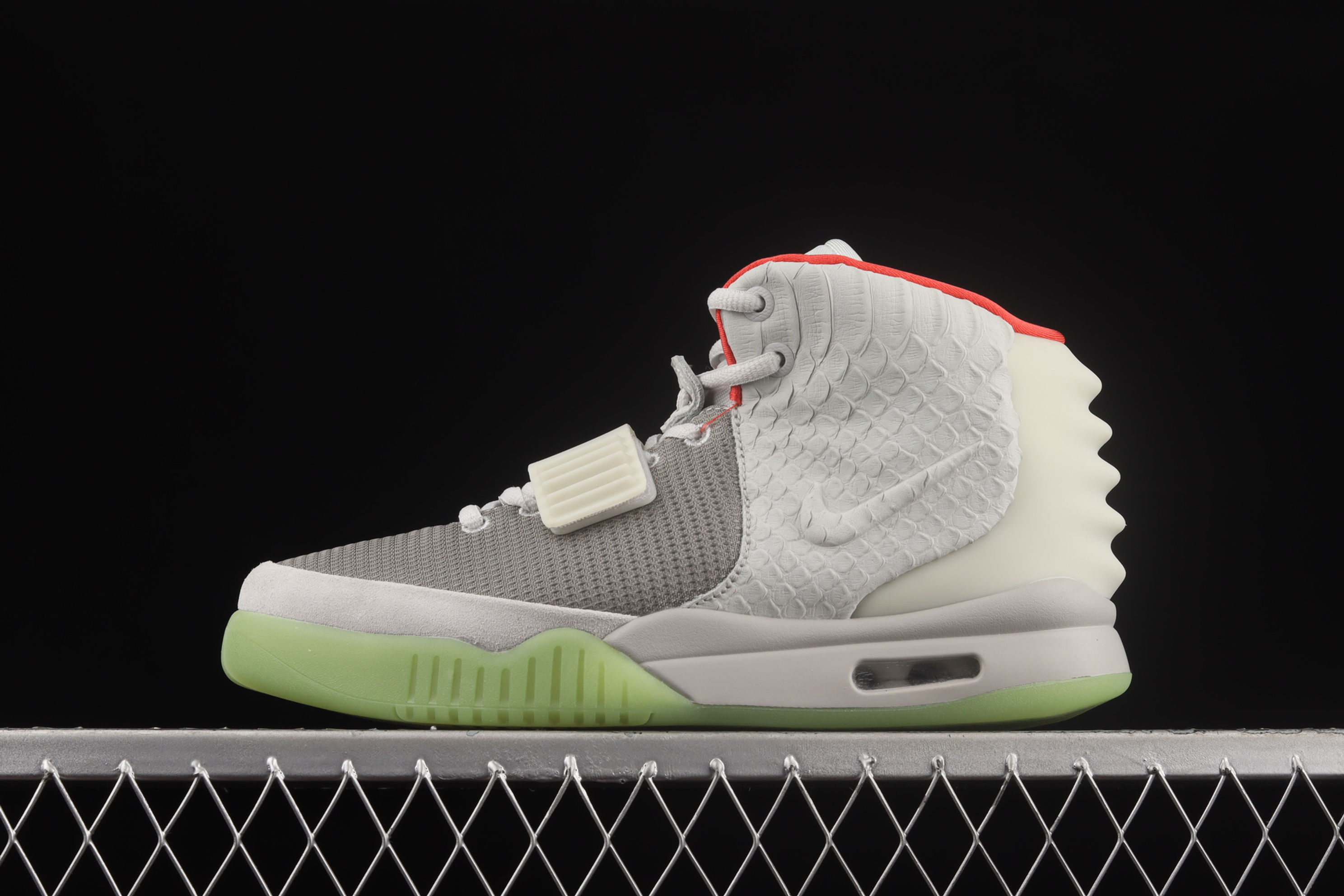 Nike Air Yeezy 2 NRG '' Pure Platinum ''