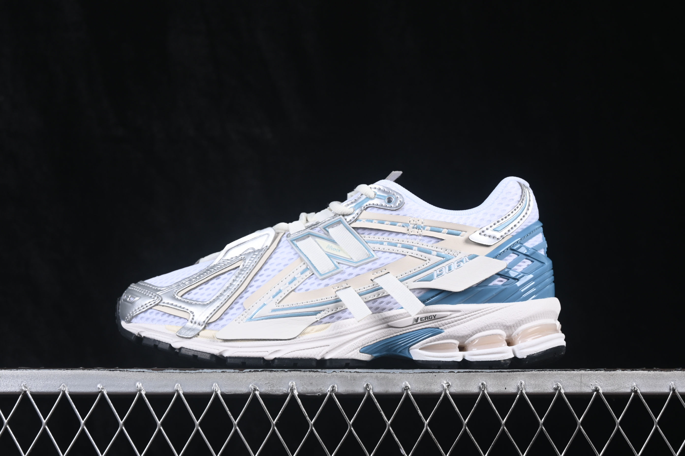 New Balance 1906R
