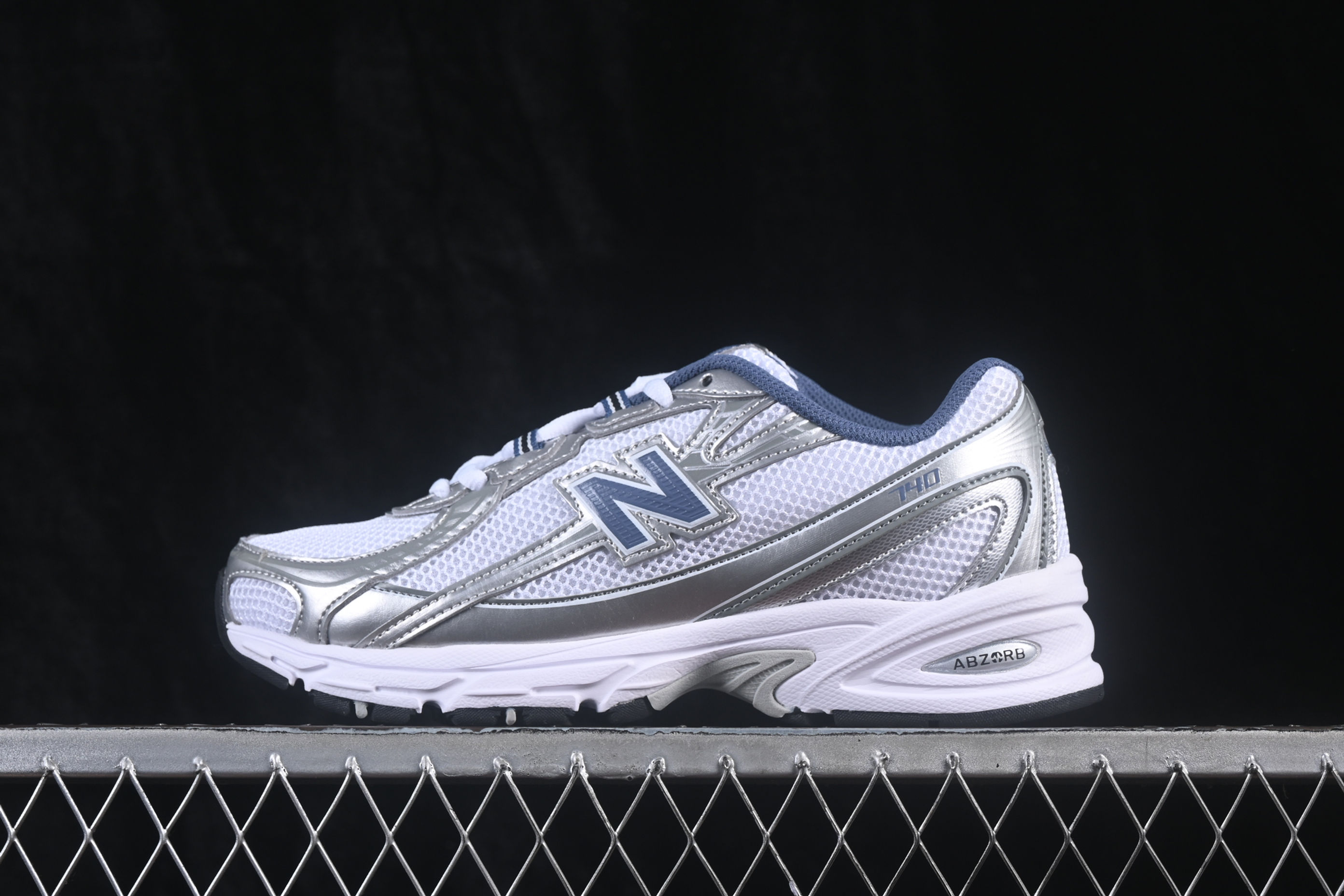 New Balance 740
