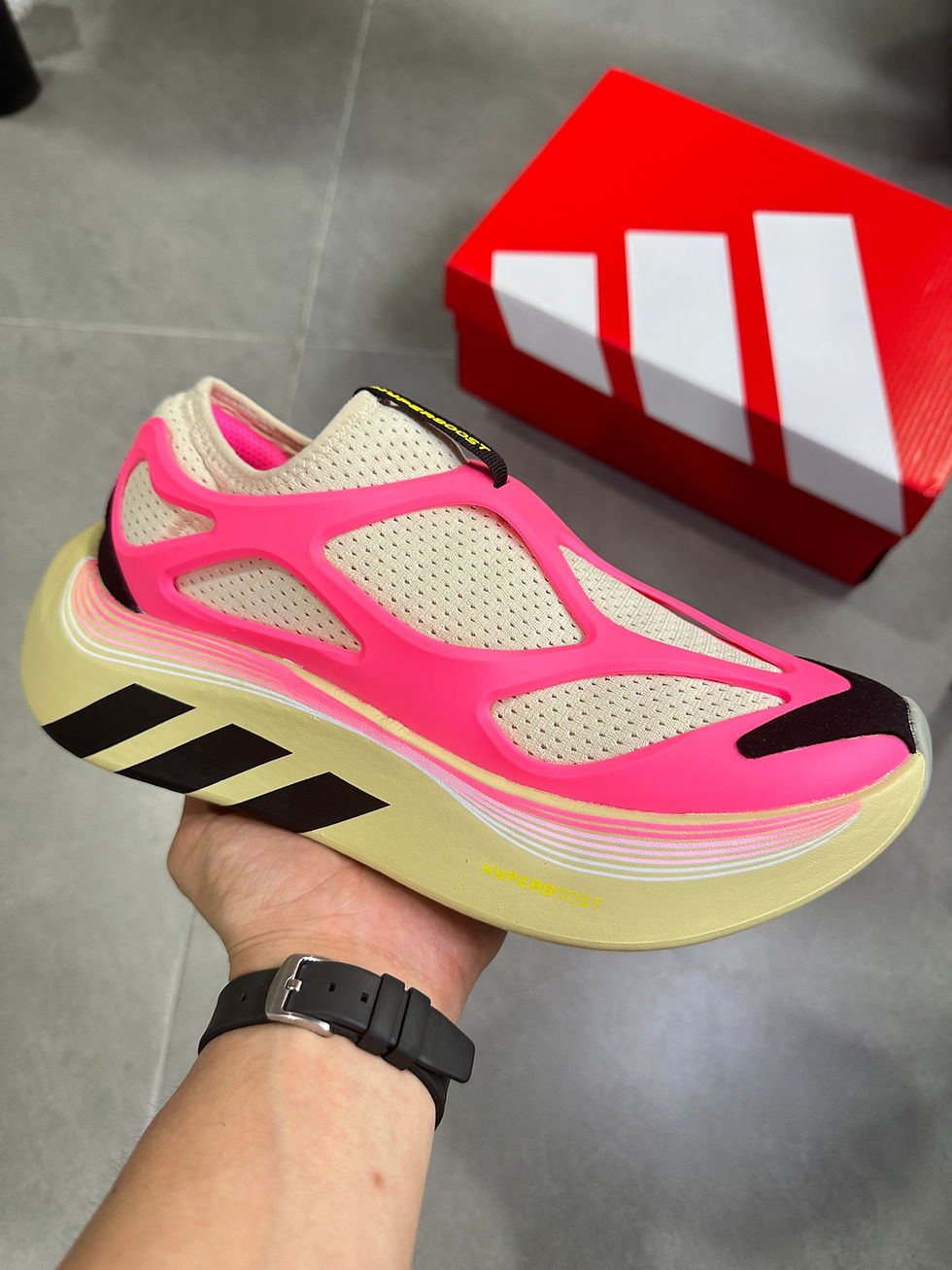 Thumbnail: Adidas Hyperboost 4