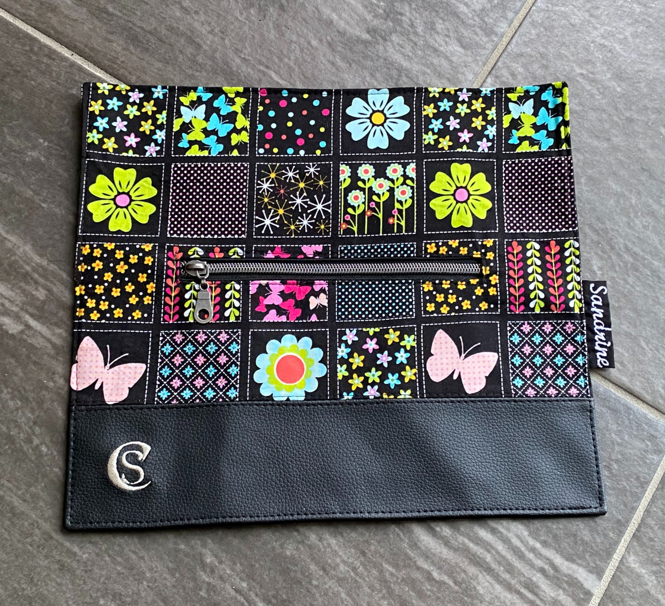 Flower patch flap/black