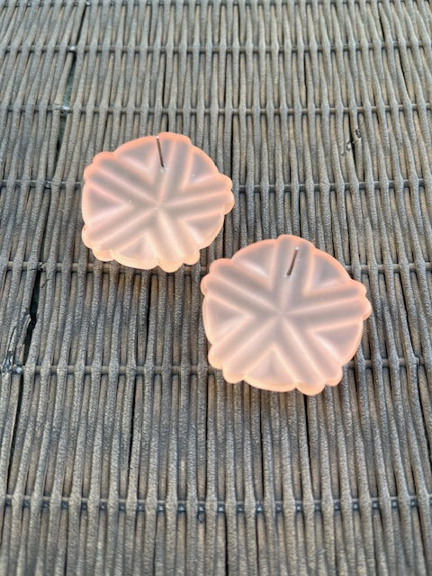 Thumbnail: Retro Acrylic Sand Dollar Earrings - Light Peach