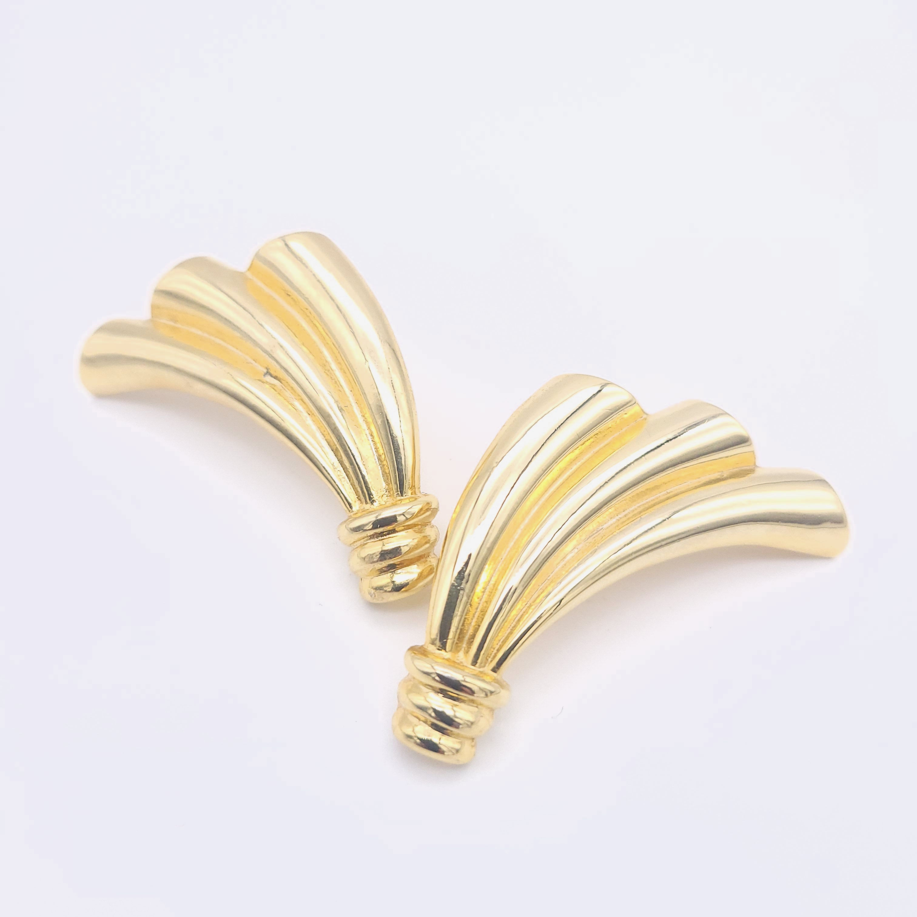 Encore Gold Fan Earrings