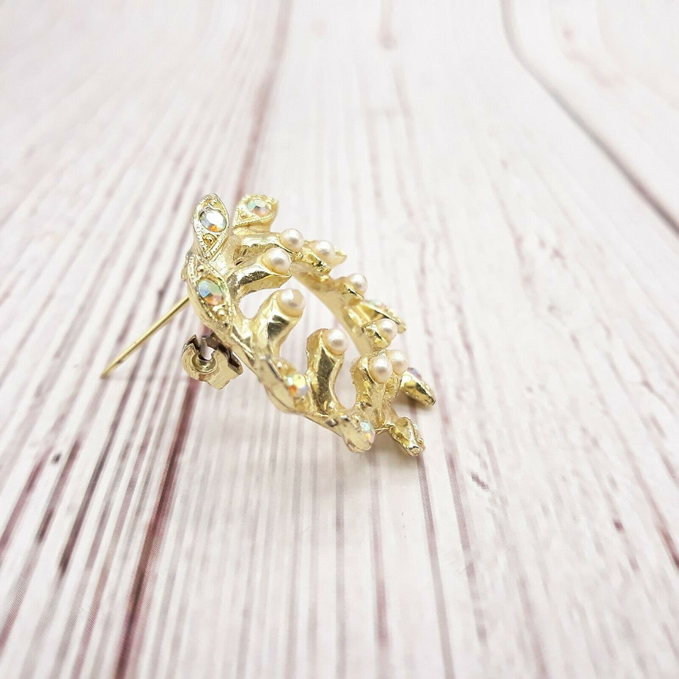 Thumbnail: Vintage Halo Pin