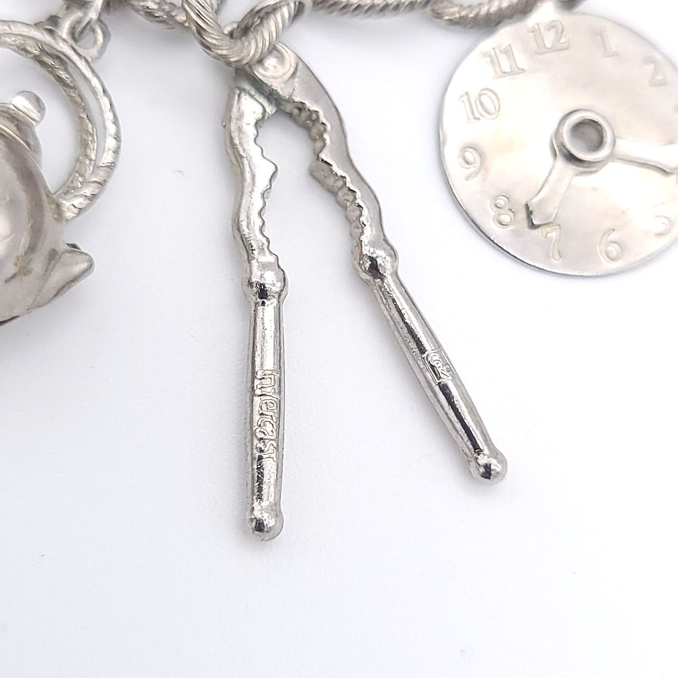 Thumbnail: Vintage Charm Bracelet