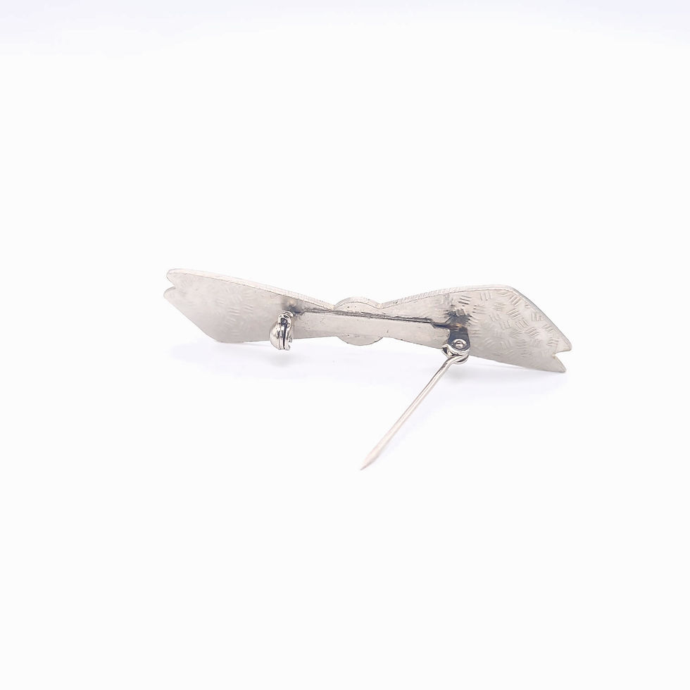 Thumbnail: 80s Bow Lapel Pin