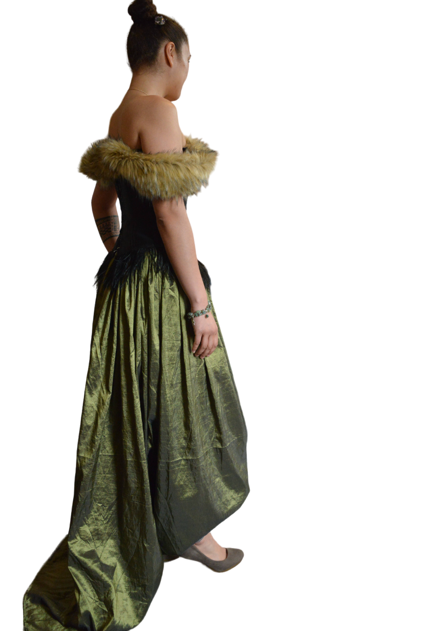 Miniature : Corset noir russe femme broderie paon et manches en fausse fourrure