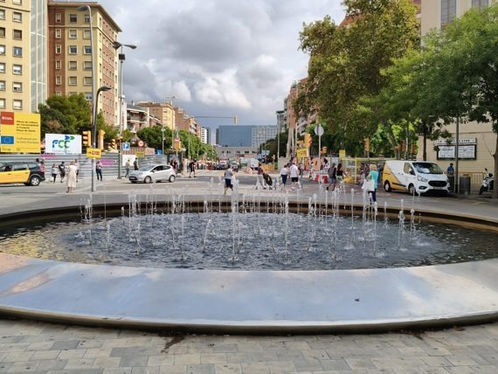 La font de la Rambla de Sants reprèn el funcionament després de tres anys aturada
