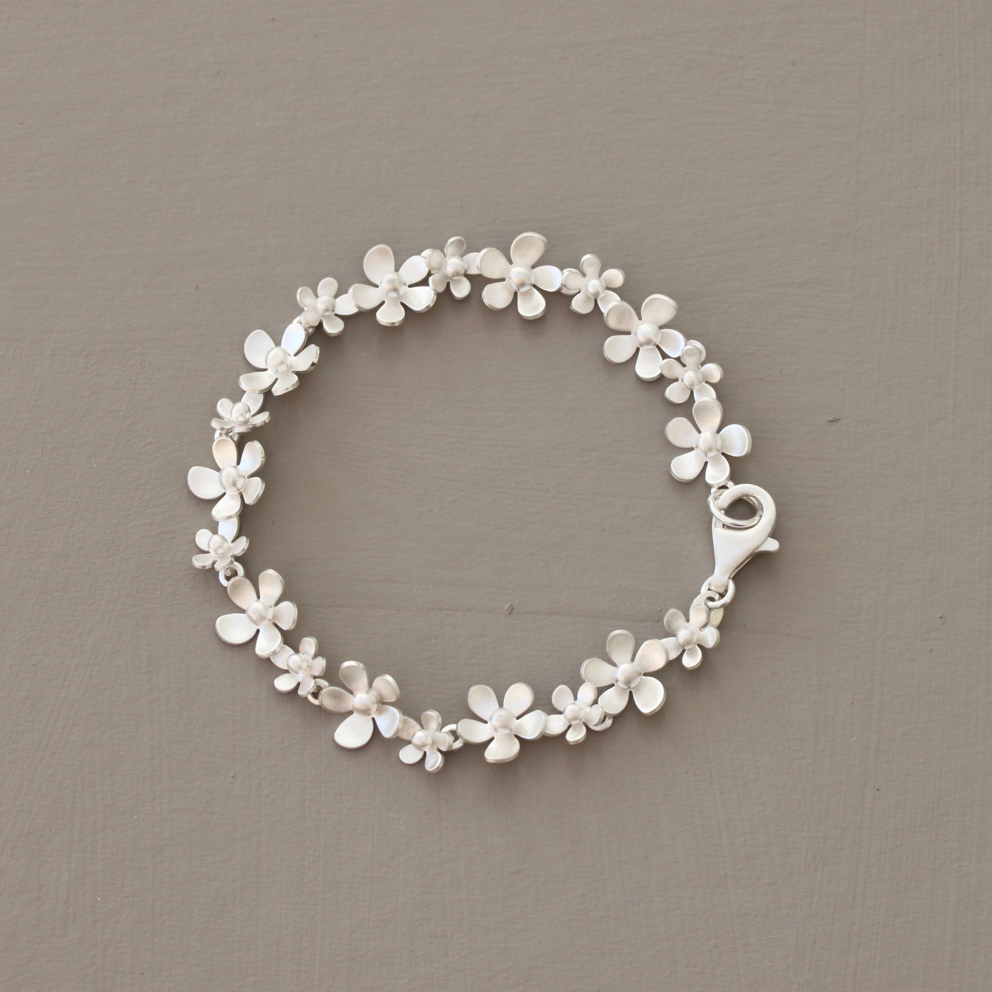 Botanical Bracelet 4 - DAISY
