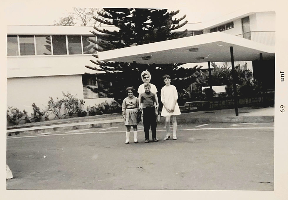Nejapa Country Club with Becky, David, Mom and me.