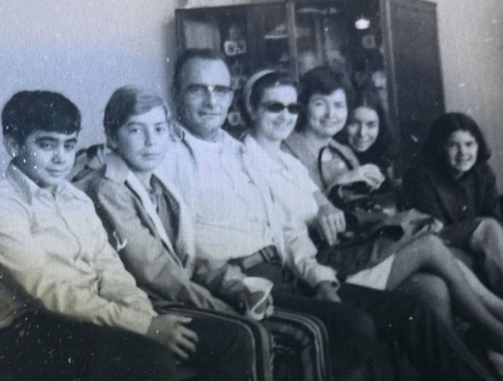 Hernan, David, Mr.Mrs McClung, Mom, Susie, and Becky