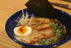 とんこつラーメン