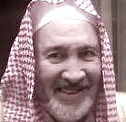 الأستاذ والمربي القدير ورجل الأعمال جميل ياسين فطاني هو احد  الشخصيات البارزة في مجال التربية والتعليم، 
الأستاذ جميل هو الابن الأكبر للشيخ ياسين محمدنور فطاني، ولد بمكة المكرمة بمنطقة القشاشية  عام 1355هـ. درس المرحلة الابتدائية بالمدرسة الرحمانية الابتدائية الواقعة بالقرب من المسعى وباب السلام بالمسجد الحرام بمكة المكرمة. ونال الشهادة الثانوية من المعهد العلمي السعودي، وحصل على بعثة دراسية لجامعة القاهرة كلية الآداب وتخرج منها بدرجة بكالوريوس اللغة العربية وآدابها عام 1378هـ . بعد تخرجه تقدم للعمل بوزارة المعارف فعين مشرف نشاط طلابي بإدارة النشاط الاجتماعي بالوزارة بالرياض عام 1379هـ ثم انتقل للعمل في إدارة التفتيش قسم اللغة العربية، وبرز اسمه في الوزارة في عدة مناسبات  وفي عام 1382هـ ابتعث لاستكمال الدراسات العليا في التربية والإرشاد الطلابي بجامعة كولومبيا العريقة في مدينة نيويورك بالولايات الأمريكية المتحدة.  كما صدر في تلك الحقبة قرار وزير المعارف آنذاك الشيخ حسن آل الشيخ بتعيين الأستاذ جميل ياسين فطاني مدير الشؤون التعليمية في الملحقية الثقافية لدى سفارة المملكة بالولايات المتحدة الامريكية عام 1384هـ حيث انتقل مع زوجته وابنتيه ايمان وامل الى مقر عمله بالولايات المتحدة الامريكية.
ثم عاد للوطن حيث ارتأت الدولة تكليفه كأول مدير لمدارس الرياض الأهلية، وقد كان مدير المدرسة الفخري الأمير آنذاك سلمان بن عبدالعزيز آل سعود. وهي مدرسة غير ربحية وعلى مستوى متقدم، يلتحق بها أبناء الامراء وكبار الشخصيات، واشتملت  مدارس الرياض كل مراحل التعليم الابتدائي والمتوسط والثانوي وفق احدث النظم والأساليب، وعلى أسس تربوية حديثة في الشكل والمضمون وفق شريعة الإسلام. وقد نالت مدارس الرياض الأهلية  ثقة ورضا وزارة المعارف واولياء الأمور والطلاب.
واستمر الأستاذ جميل ياسين فطاني يتابع نجاحاته في حسن إدارة المدارس لمدة ست سنوات ينشئ أجيالا وأجيالا ممن قادوا البلاد بعدها. 
اتجه بعد ذلك الأستاذ جميل إلى القطاع الخاص فأنشأ معهد لتعليم اللغة الإنجليزية واللغات الأخرى وتعاقد مع مدرسين أوروبيين لتدريس اللغة الإنجليزية واتخذ مقرا لها وسط مدينة الرياض وهيأ المعهد بالأدوات الحديثة ومعامل اللغة الإنجليزية فاقبل الطلاب على هذا المعهد.
وتوج الأستاذ جميل فطاني نجاحات المعهد بإصدار كتب الترجمة من اللغة العربية الى اللغات الأوروبية مثل الإنجليزية و الألمانية والفرنسية والإيطالية مستعينا بمدرسي المعهد وغيرهم من أصحاب هذه اللغات يحتوى الكتاب على اكثر من 150 صفحة بمختلف اللغات وطبع منها كميات كبيرة وزعت على المكتبات التجارية وانتشرت بين طلاب المدارس ومحبي السفر والسياحة حيث احتوى على معاني ترجمة الكثير من الكلمات العلمية والاجتماعية والعلوم والتعاملات السياحية واليومية. واستمر الأستاذ جميل  في حرصه على كل جديد  فتاجر في  التقنيات المختلفة كالحواسيب وأجهزة تتبع الصقور وما شابه.   لم تتوقف طموحات الاستاذ جميل ياسين فطاني المتميزة عند هذا الحد فقد قرر مساندة ابنته الدكتورة ايمان التي تخرجت من كلية طب الاسنان وعملت محاضرة فيها, فافتتحت لها والدتها  عيادة خاصة لطب الاسنان وأنشأ والدها مؤسسة تجارية لبيع الأدوات والمستلزمات الطبية وقام باستيراد  الأدوات الطبية المختلفة
حياته العائلية:  الأستاذ جميل ياسين فطاني له ٥ من الأبناء د/ إيمان طبيبة الأسنان،  د/امل أستاذ دكتور في علم الأدوية والسموم،  هبة خبيرة الإعلام والعلاقات، و 
 فهد المتخصص في جودة الحياة،  والابن الأصغر ياسين درس مهارات الطهي باسبانيا والان يعمل طاه بمطعم بتركيا.
وفاته: وعندما  تعرضت صحته للضعف وامراض الشيخوخة  تقاعد عن العمل التجاري والتربوي  وظل تحت رعاية بناته وولديه حتى توفاه الله يوم الخميس 1435/11/23هـ ودفن بمقابر الرياض بعد ان سجل حياة حافلة بالكفاح والنجاح وخدمة الوطن
رحمك الله يا أستاذ جميل ياسين فطاني وجمعنا بك في مستقر رحمته في حوض نبيه محمد صلى الله عليه وسلم.
مع تحيات الاستاذ كامل فطاني  1444/4/8
