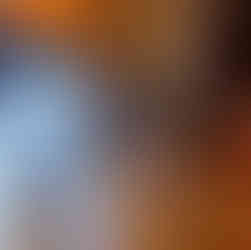 Un pantalon troué pour apprendre les techniques de la réparation textile avec Bobines et Combines