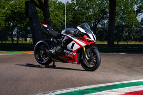 Ducati Announces Panigale V2 Superquadro Final Edition