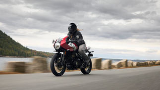 Triumph Confirms NZ Pricing Of Thruxton 400 and Tracker 400 Models