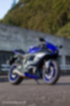 front 3/4 shot of a yamaha R7