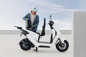 Honda EM1 e debuts swappable battery tech in Europe