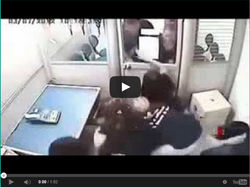 Indian brave Ladies beats a guy who 