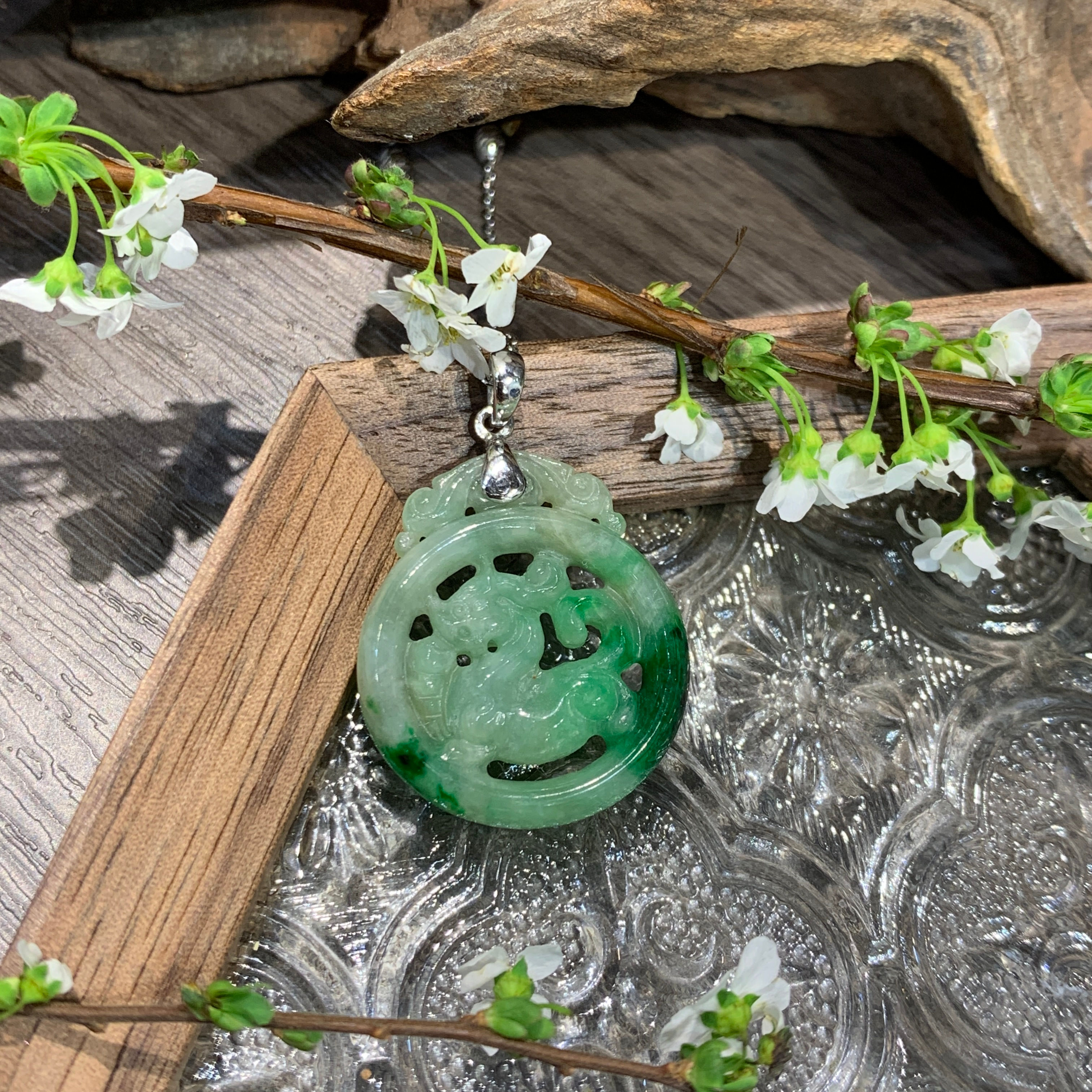 A玉 - 18K白冰福祿如意麒麟吊墜 [奉送香港翡翠鑑証書: SC 232453]