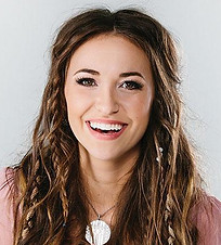 Lauren Daigle image.jpg