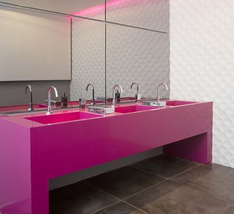 Lavabo de sintético quaro rosa absoluto com cuba esculpida