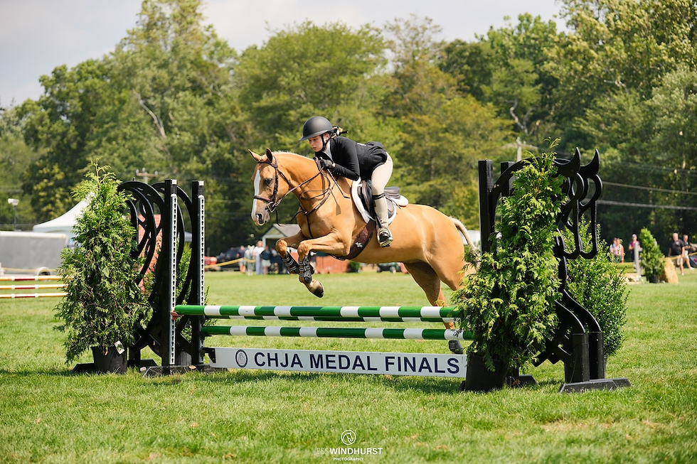 Molly Erdmann rode Emerald Forest to the win in the CHJA Pony Medal Final. Photo by Jess Windhurst Photography