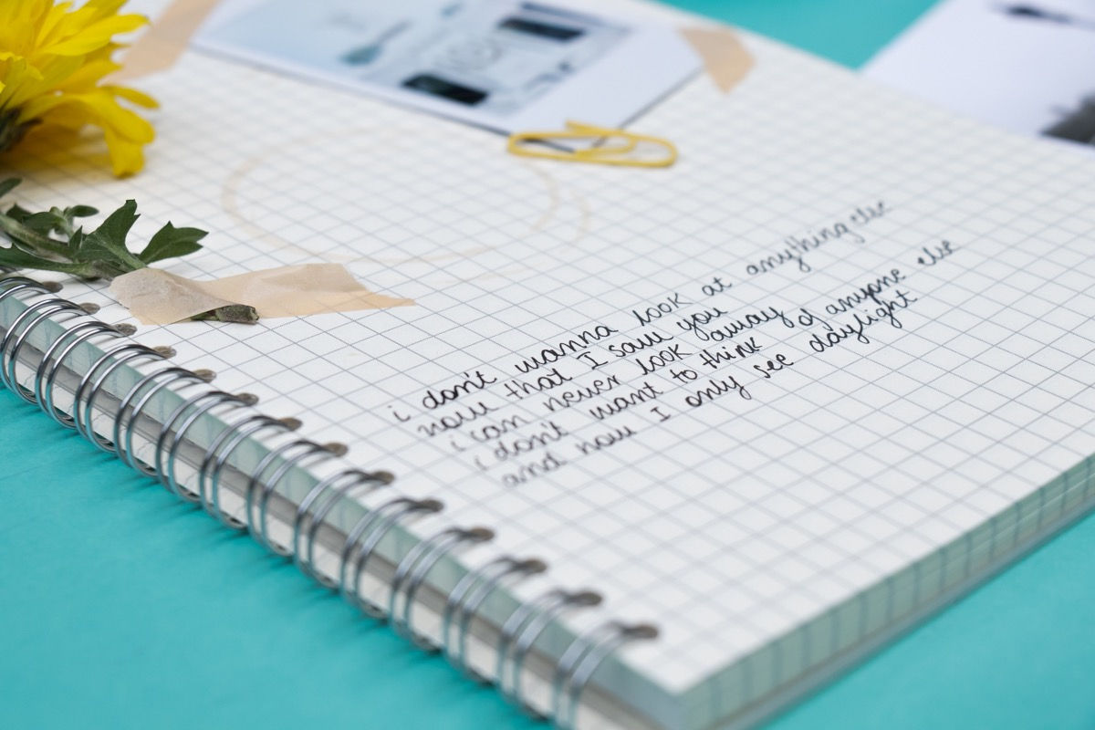 Libretas de hoja color hueso