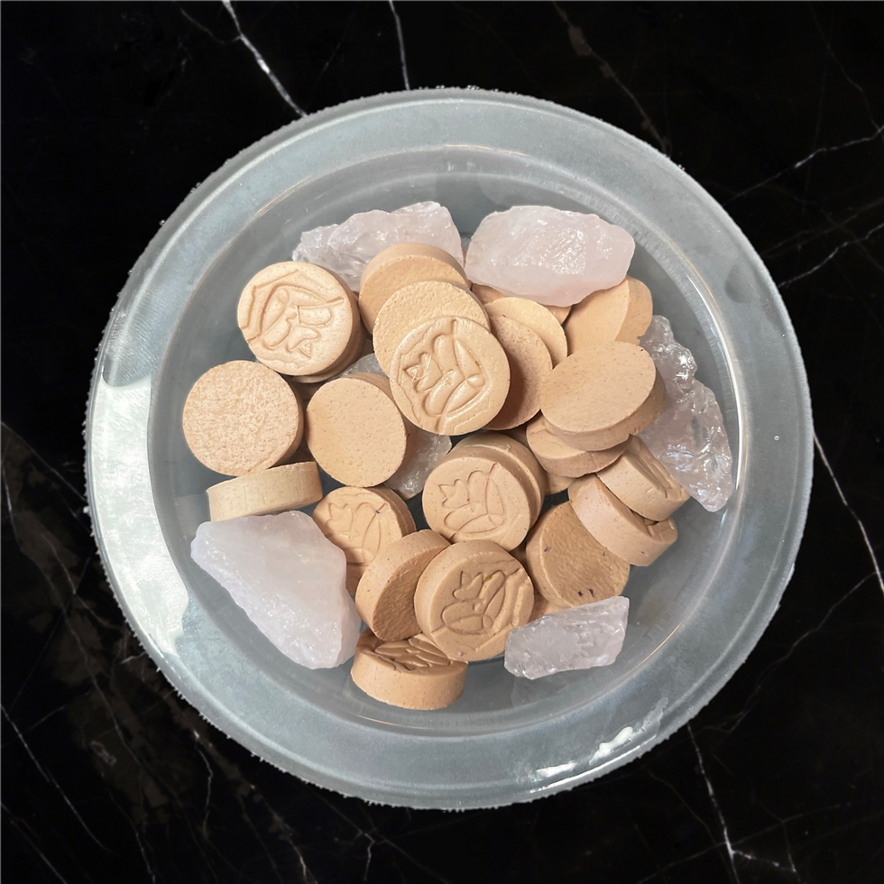 Thumbnail: Scented Ceramics with Rose Quartz in Dish from Top