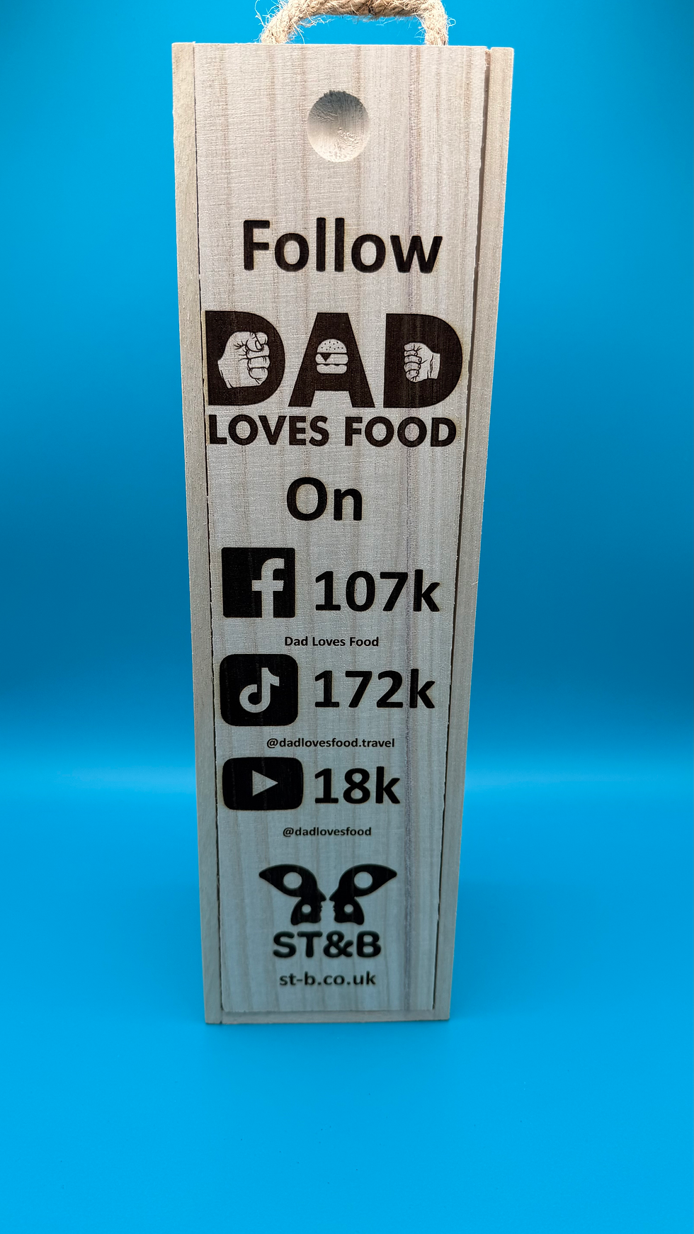 Celebrate with our personalized wooden wine box, a perfect gift!